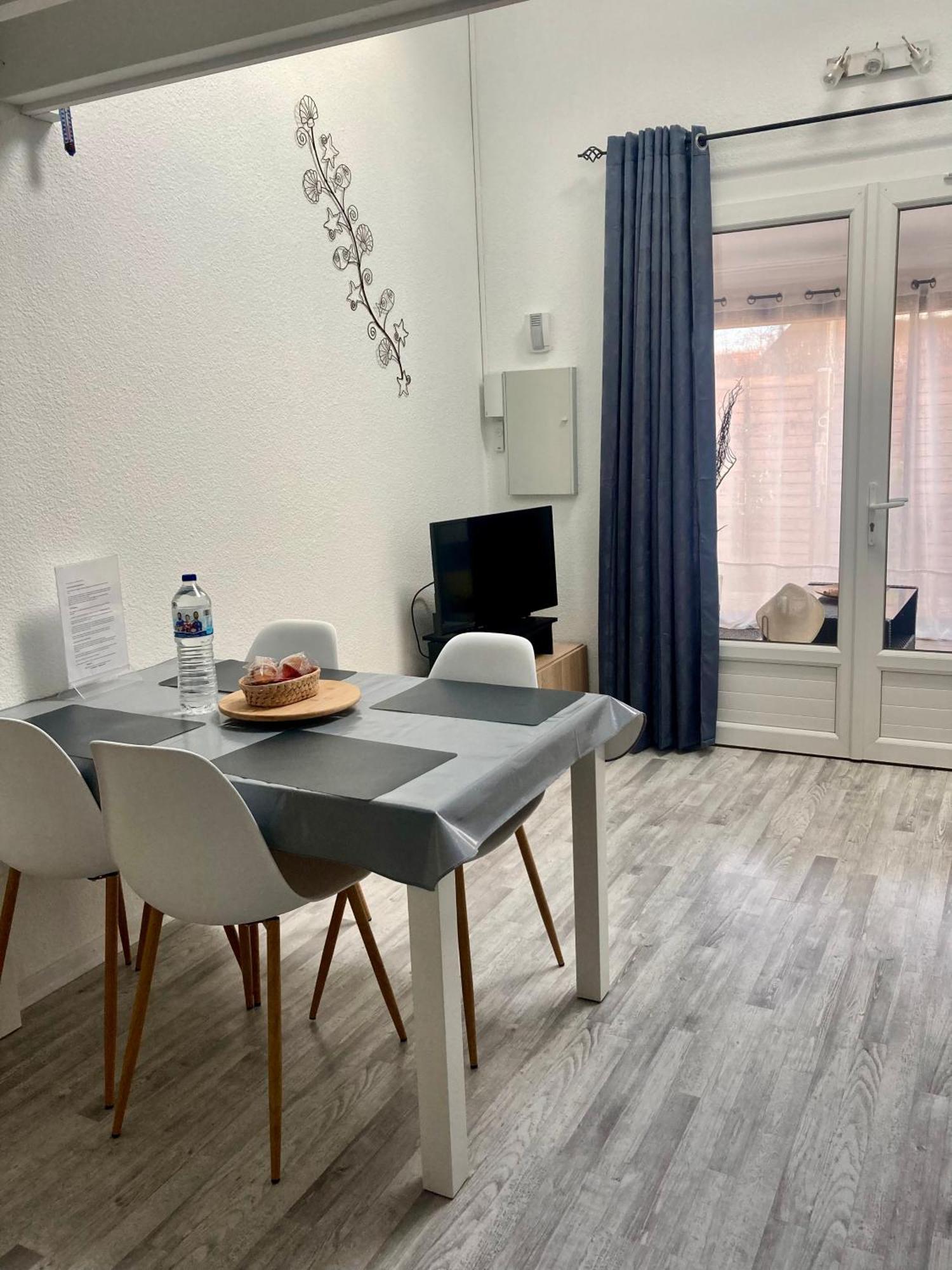 Appartement Duplex Lumineux Idealement Situe Ares Eksteriør billede