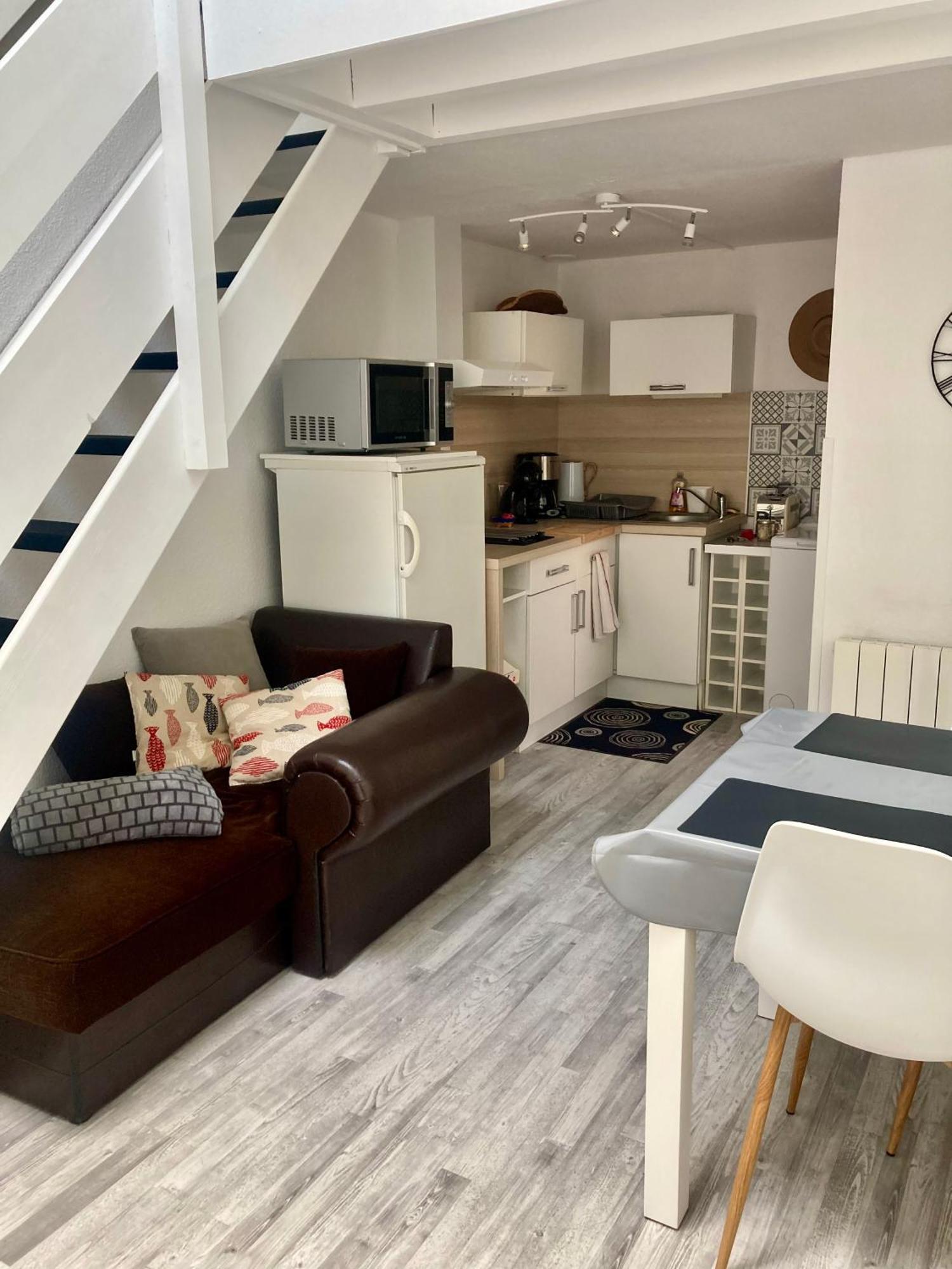 Appartement Duplex Lumineux Idealement Situe Ares Eksteriør billede