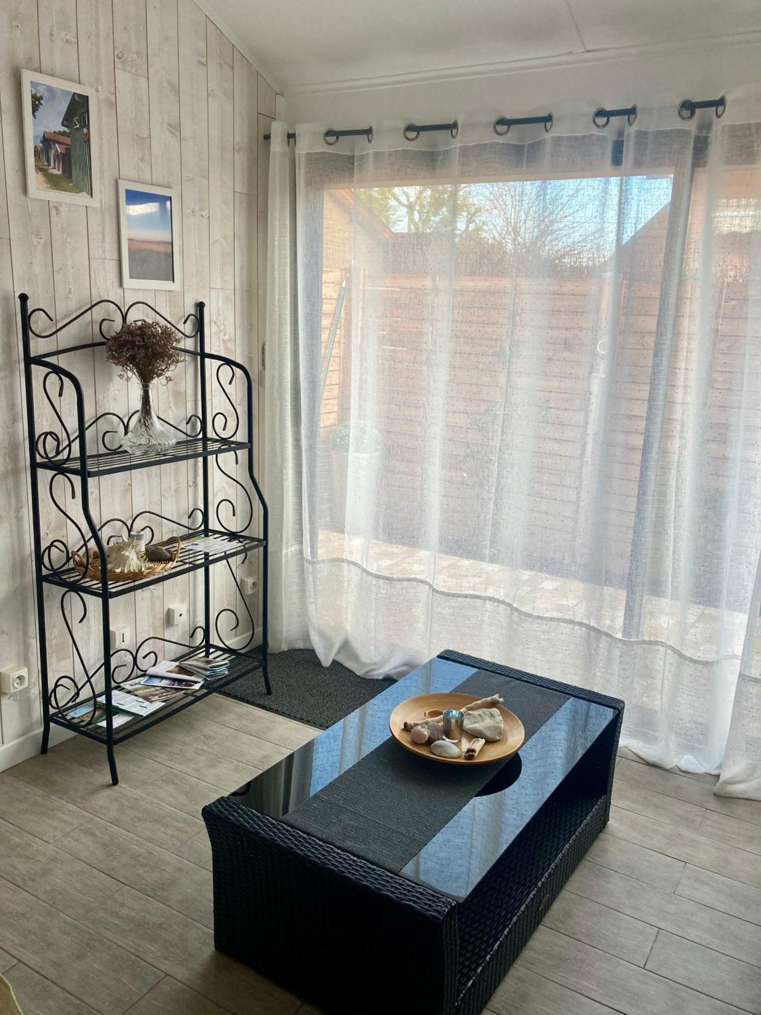 Appartement Duplex Lumineux Idealement Situe Ares Eksteriør billede